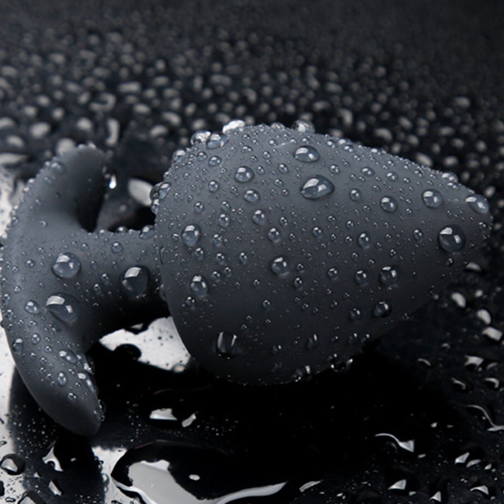 TaRiss's アナルバイブ バイブレータ アナルプラグ リモコン付き 10段階振動モード 10m遠隔操作 アンカー形台座 三つのサイズ ハート形 シリコン ブラック - TaRiss's