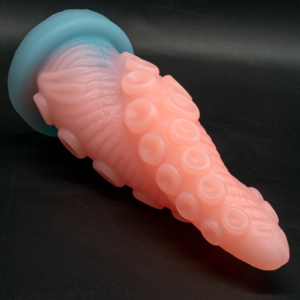 TaRiss's アナルバイブ 10種類振動モード リモコン付き 磁石吸引で充電 吸盤仕様 シリコン 7cmx20.5cm - TaRiss's